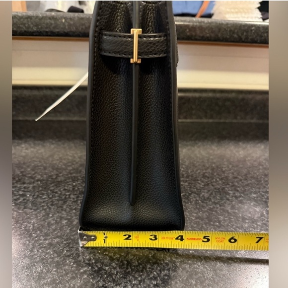 Tory Burch: Robinson Small Satchel - Picture 11 of 11